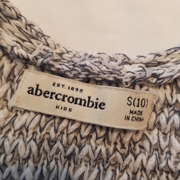 Abercrombie girls size 10 or small knit sleeveless sweater gray shades - Picture 3 of 4
